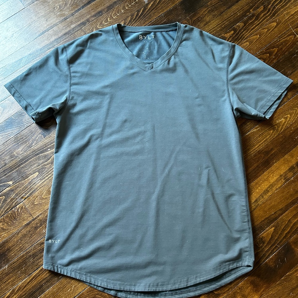 Bylt basics LUX blend V-neck